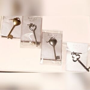 NWT SILVER OR GOLD ENAMEL FAUX HEART LOCKET KEY NECKLACE!